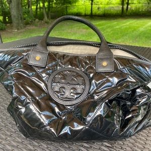 Tory Burch Quilted large tote bag -BLACK shiny